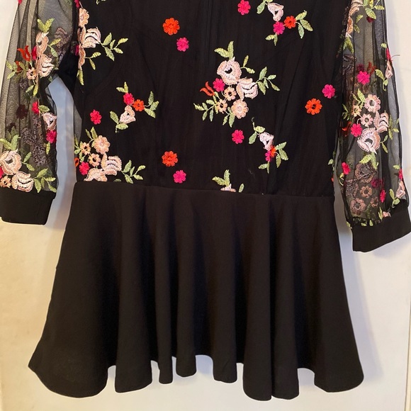 Floral peplum top - Picture 2 of 9